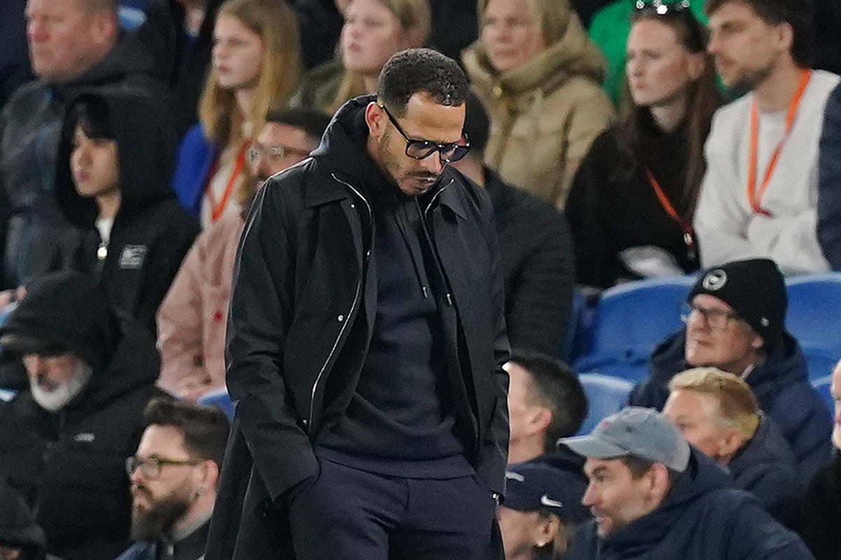 Liam Rosenior turns on Chelsea players and warns ‘something has to change’
