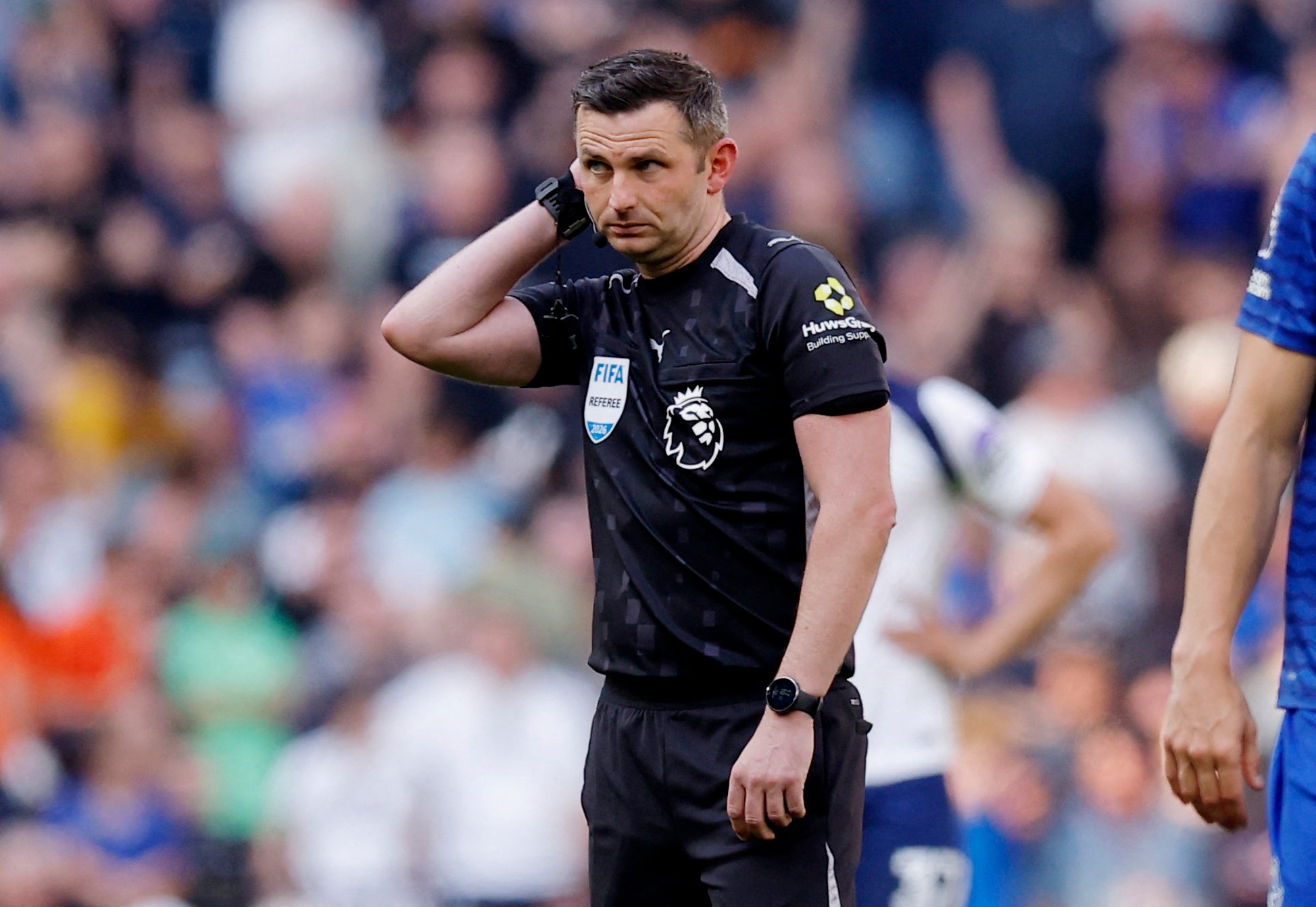 Gary Neville ‘furious’ after Tottenham v Everton second half delayed: ‘It’s not good enough’