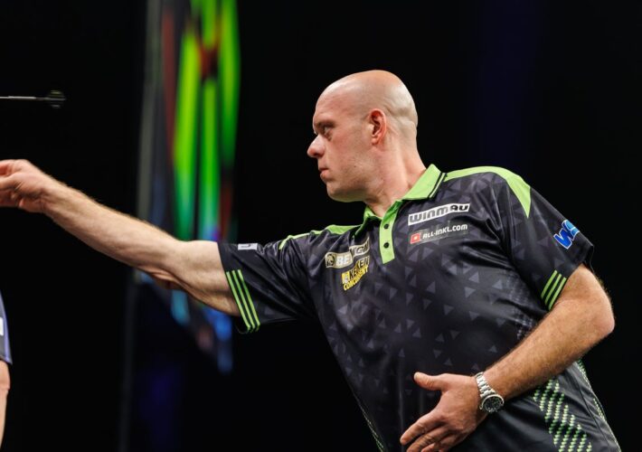 Michael Van Gerwen punched in the face in bar assault