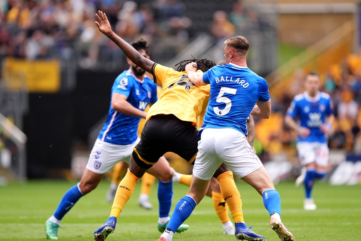 Dan Ballard sees red for hair-pull as Sunderland draw with Wolves