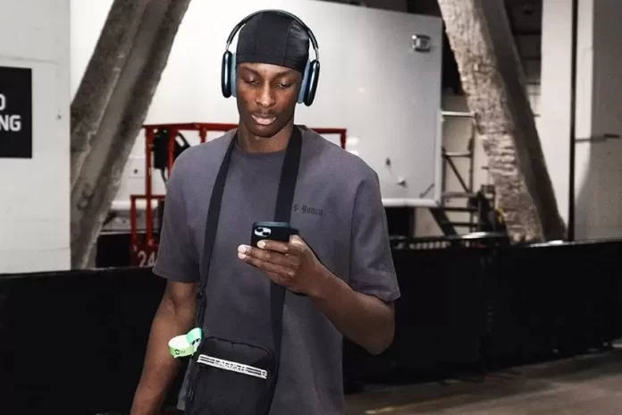 Moussa Diabate wins Hustle Award
