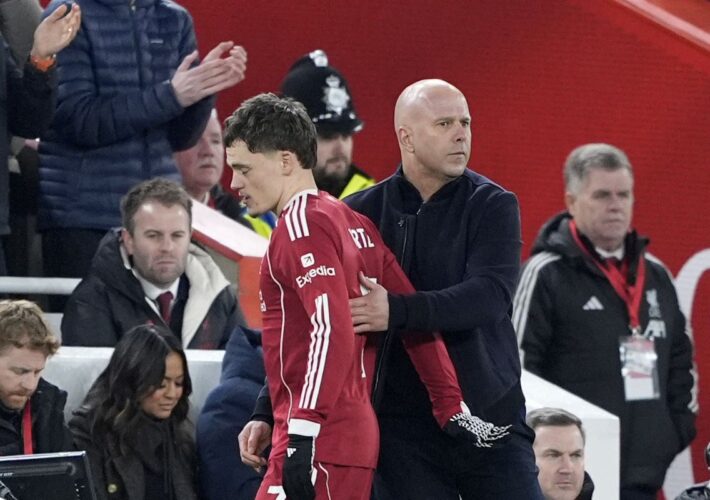 Arne Slot backs Alexander Isak and Florian Wirtz to keep improving at Liverpool