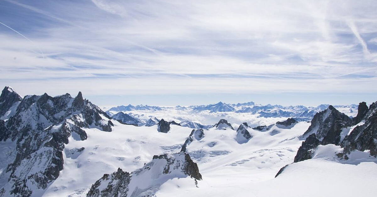 Irish team including former Mayo footballer reach Everest summit