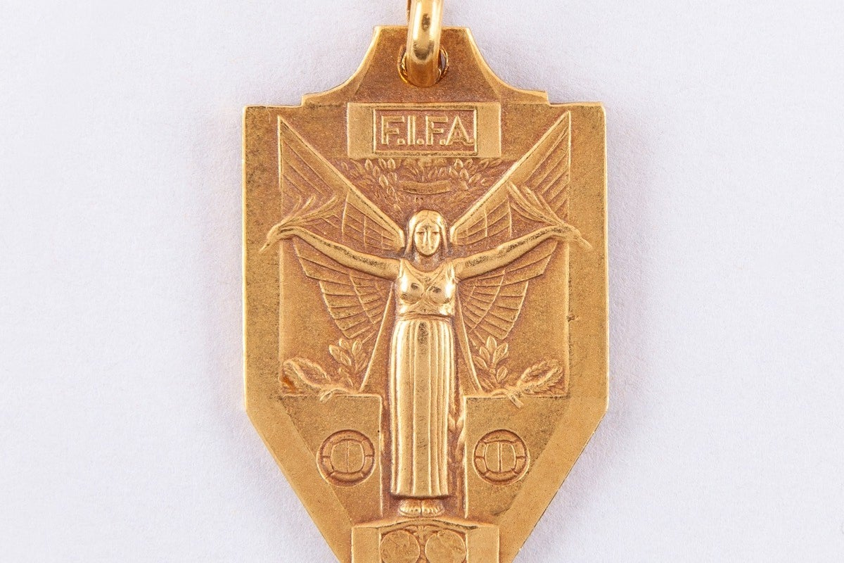 Pele’s World Cup medal to go under the hammer alongside classic memorabilia