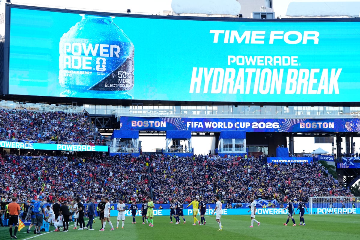 World Cup-style hydration breaks introduced to rugby league to combat heatwave