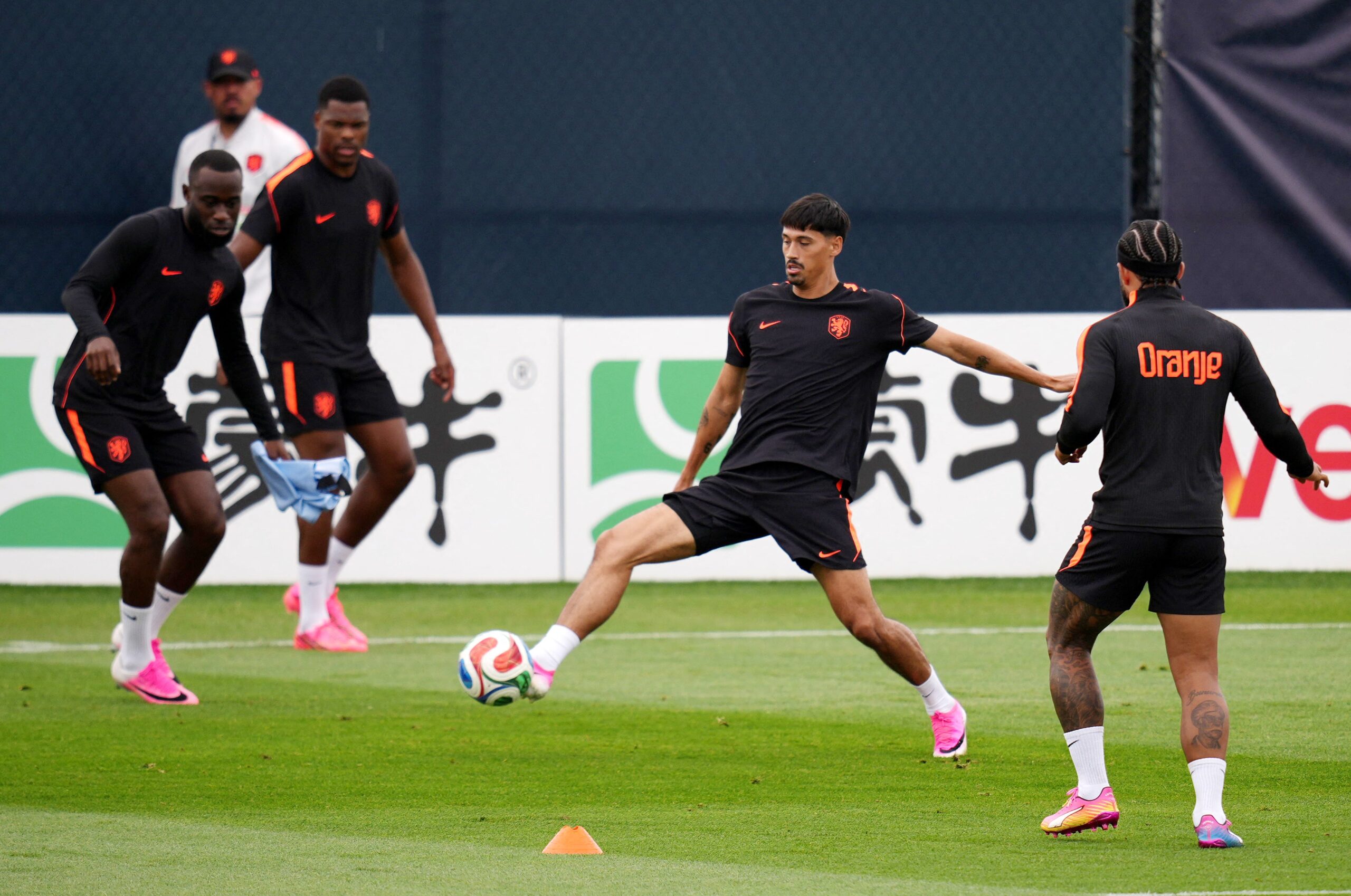 Morocco vs Netherlands LIVE: Team news as Ronald Koeman makes call on key duo for blockbuster World Cup last 32 tie