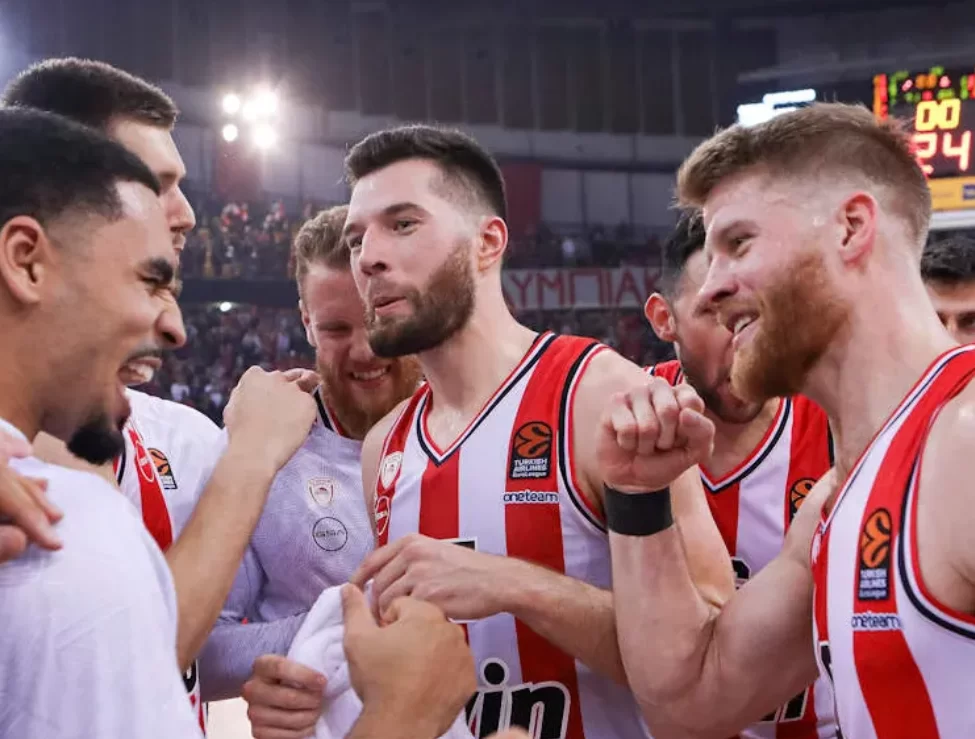 Alec Peters leaves Olympiacos
