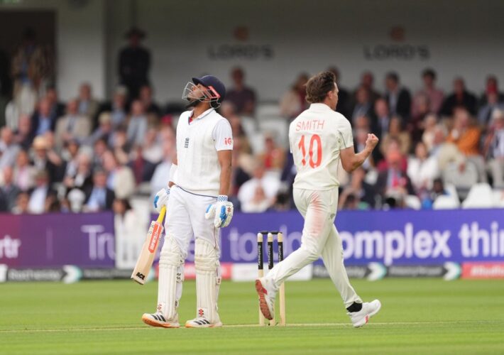 England lose four quick wickets as New Zealand speed toward hasty conclusion