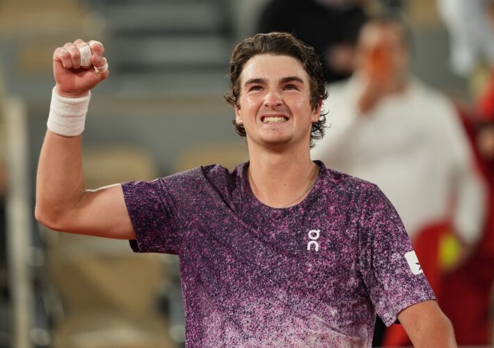 French Open LIVE: Djokovic-conquering Fonseca takes on Czech starlet Mensik in night session blockbuster