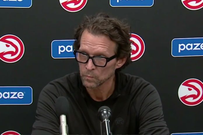 Hawks extend Quin Snyder