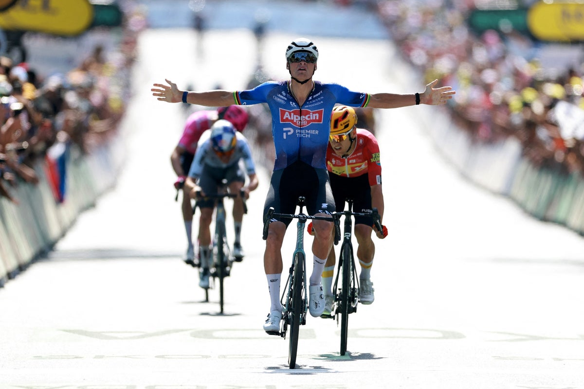 Late mechanical issue costs Tom Pidcock as Mathieu van der Poel surges to Tour de France stage nine victory