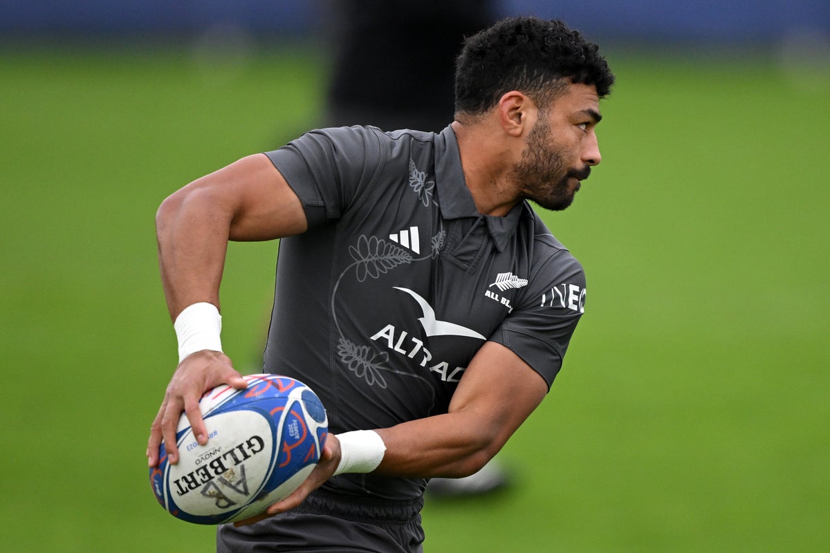 Richie Mo’unga returns to New Zealand squad to leave All Blacks selection dilemma