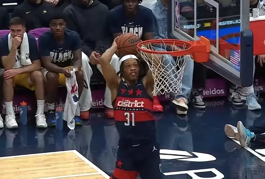 Wizards bring back Alondes Williams