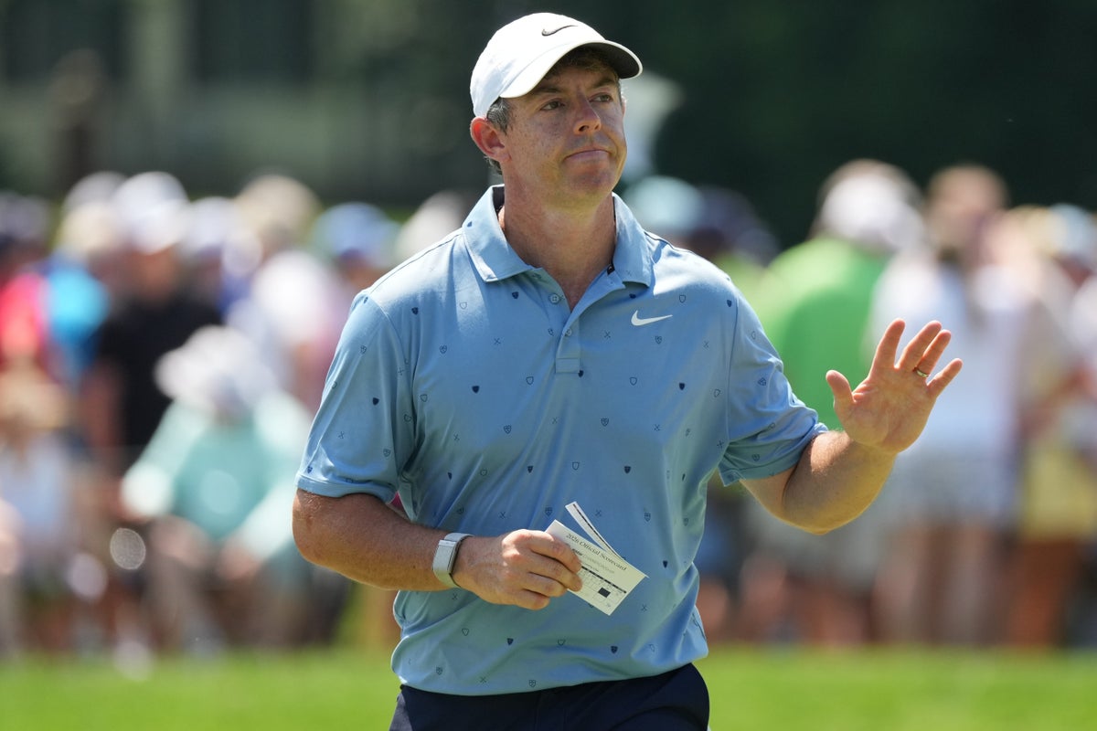 Rory McIlroy heads back to range after slipping off the pace at BMW Championship