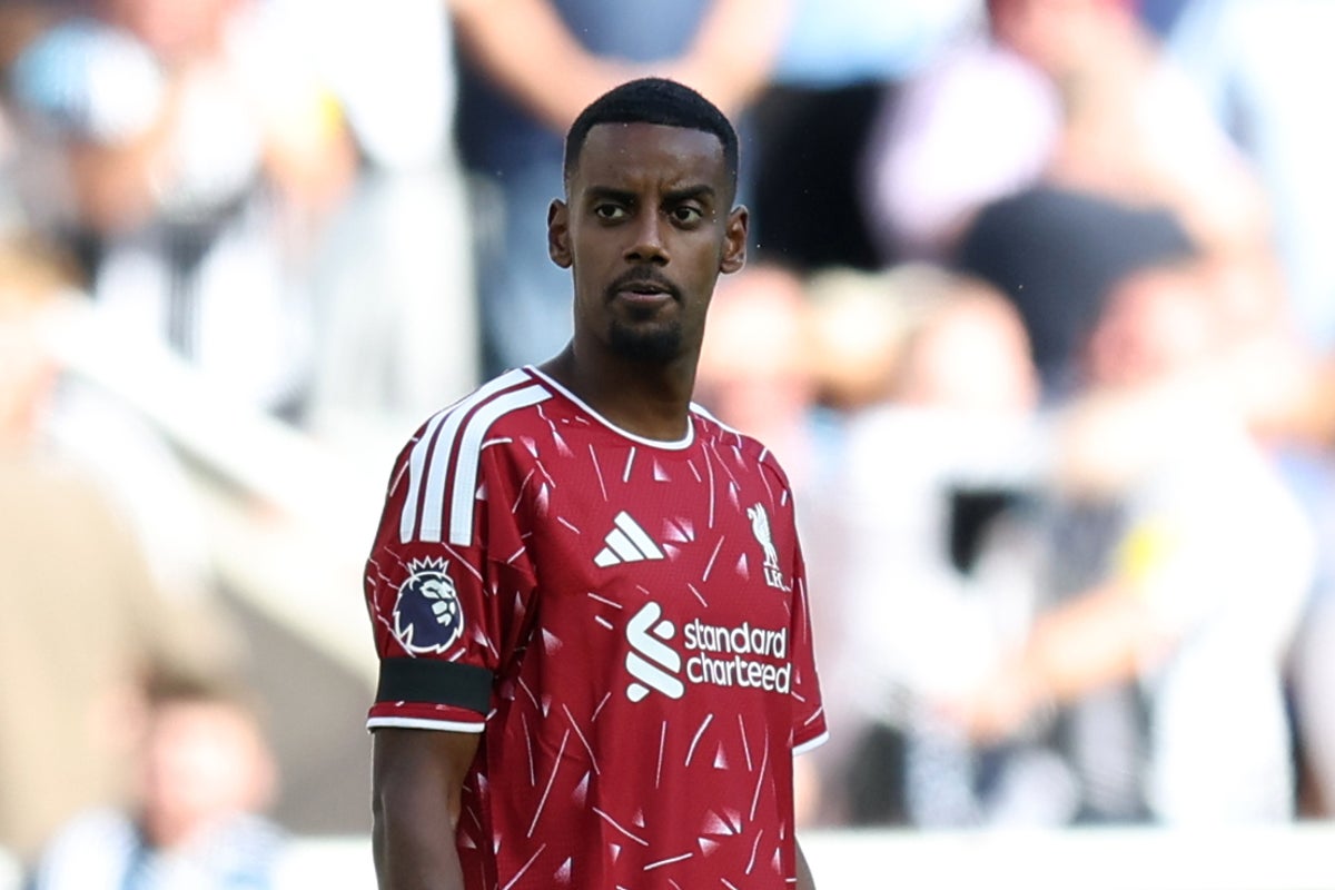 Alexander Isak relentlessly jeered on Newcastle return with Liverpool