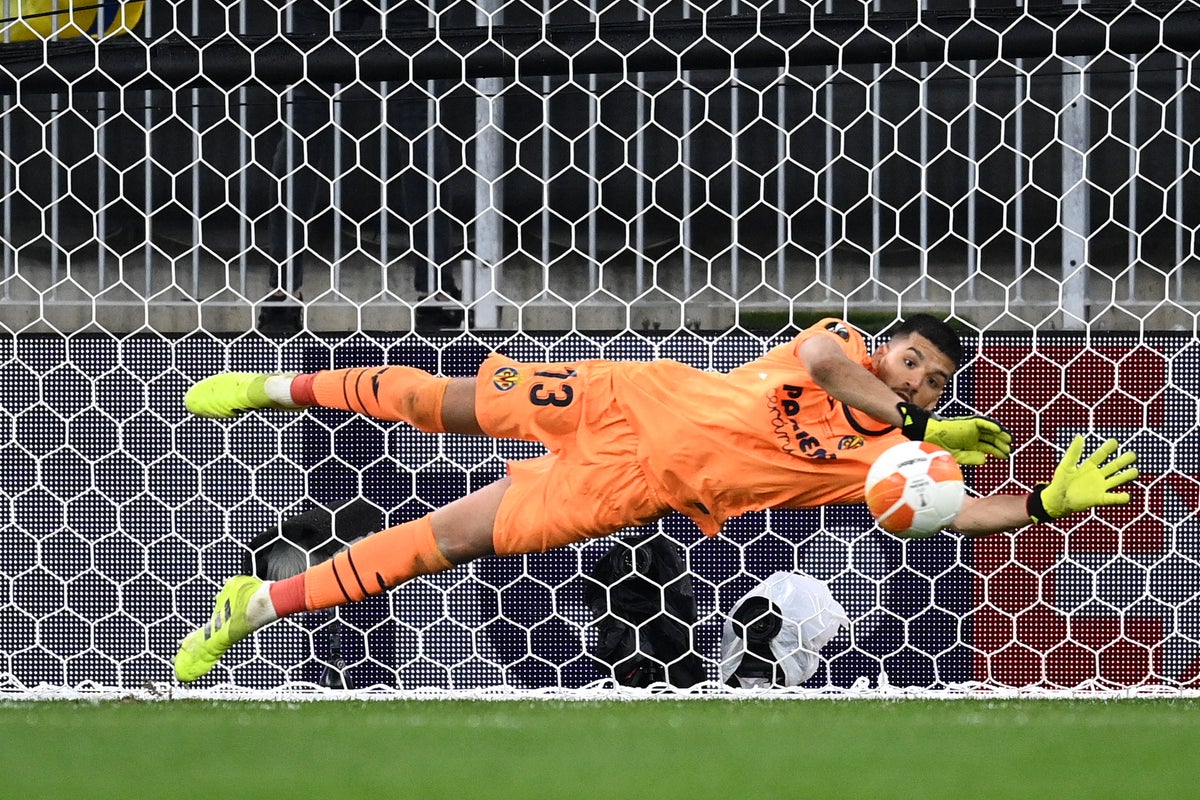 Man City agree cut-price deal for new Gianluigi Donnarumma deputy