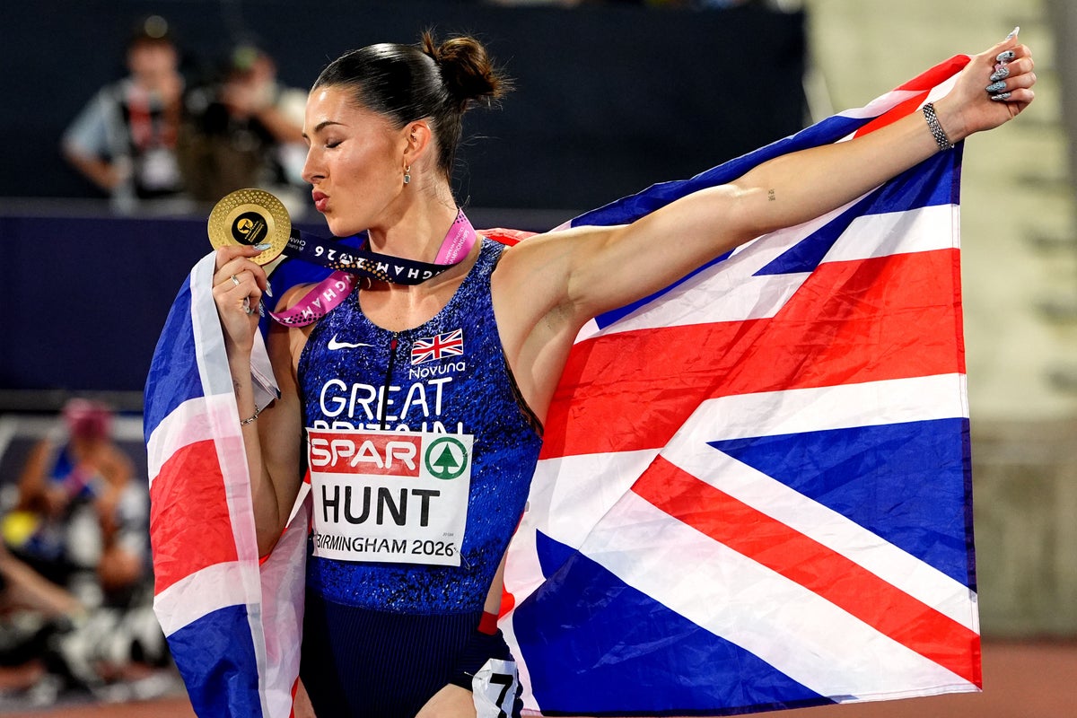Amy Hunt reels in Dina Asher-Smith to win second gold in Birmingham