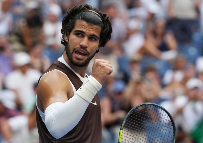 Carlos Alcaraz avoids wardrobe malfunction and eases into US Open fourth round