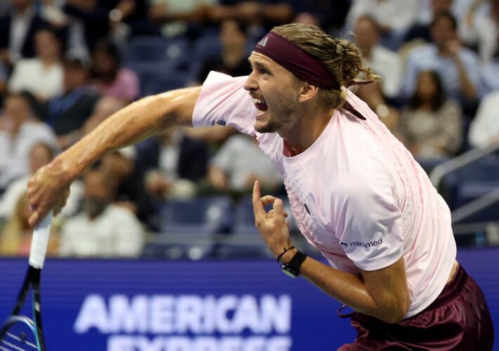 Alexander Zverev frustrates US Open crowd with ball bouncing and slow pace of serving