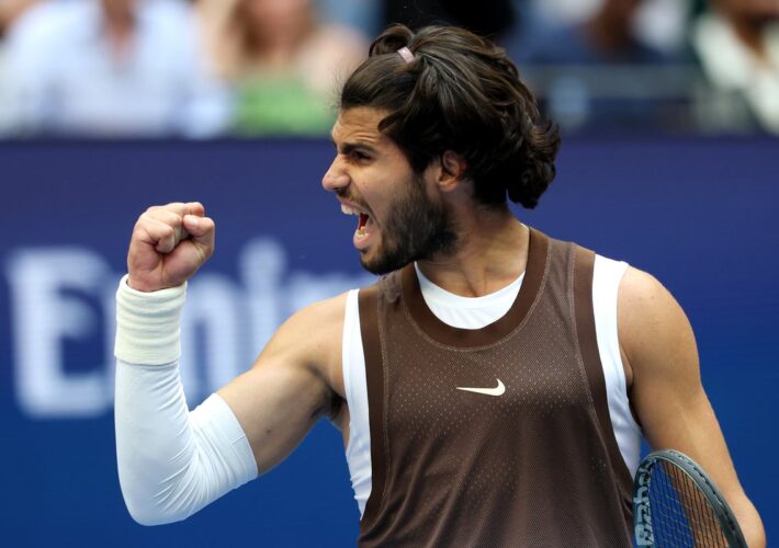Carlos Alcaraz continues US Open title defence with clinical third-round win