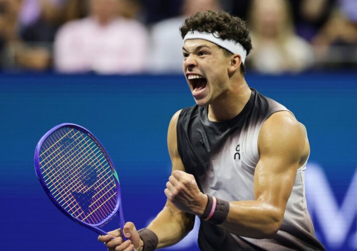 Ben Shelton stuns defending champion Carlos Alcaraz in late-night epic to reach US Open semi-finals